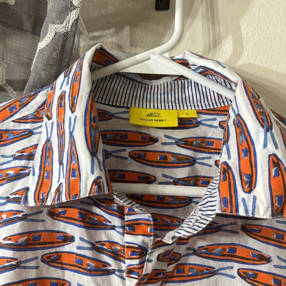 Roller Rabbit Button-Up size Small - Picture 3 of 5